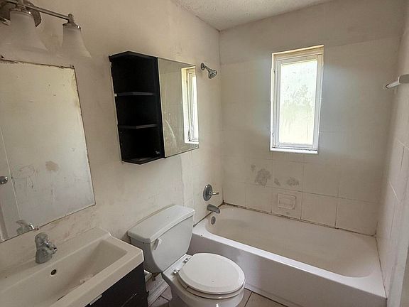 4th image of 4207 HOMER Road E