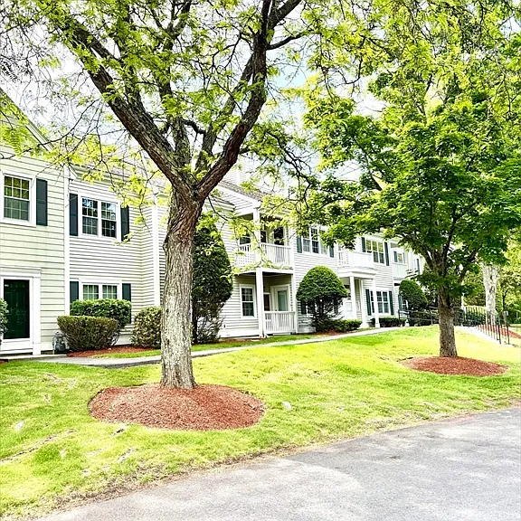 1000 Spring Valley Dr #G — Photo 3