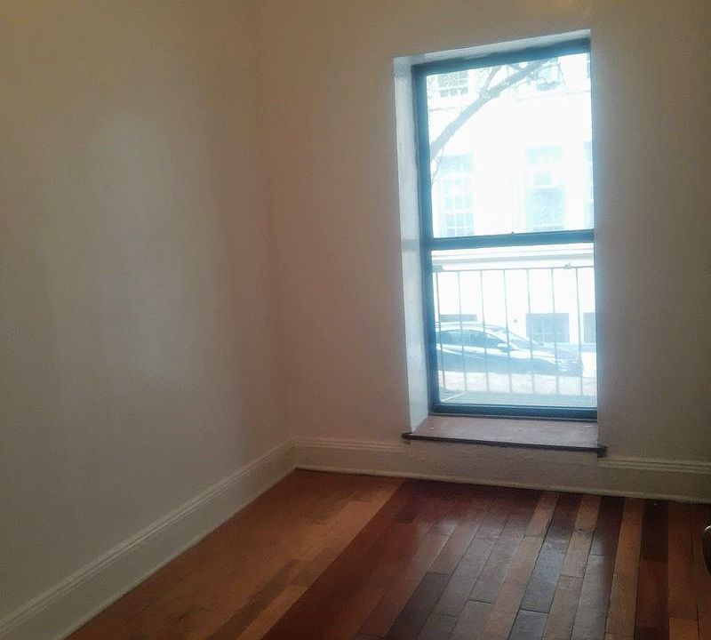 1st image of 140 E 16th St #1B