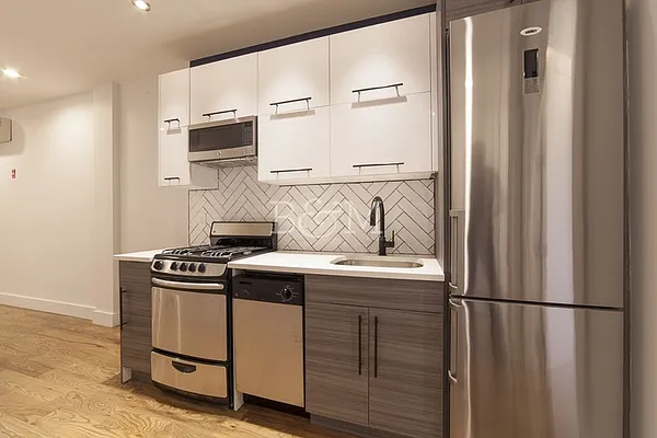 Rented by Brick&Mortar | media 17