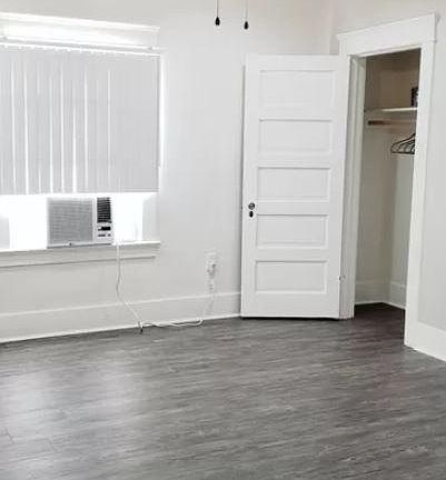 5th image of 107 N Marguerita Ave APT C