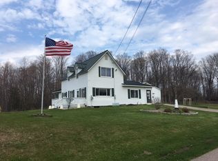 517 Cherry Creek Rd, Marquette, MI 49855