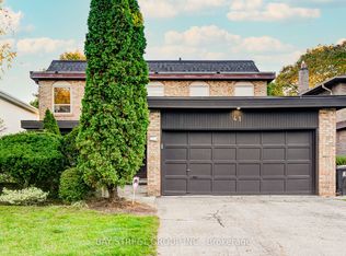 41 Covewood St, Toronto, ON M2M2Z2
