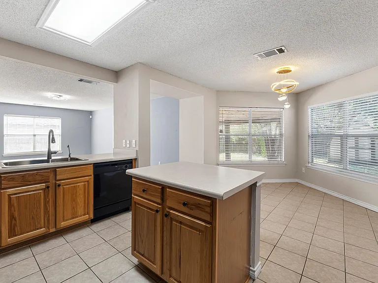 1704 Matagorda Dr — Photo 13