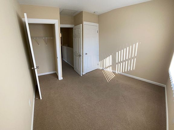 3rd image of 400-414 Chiswell St #3-412