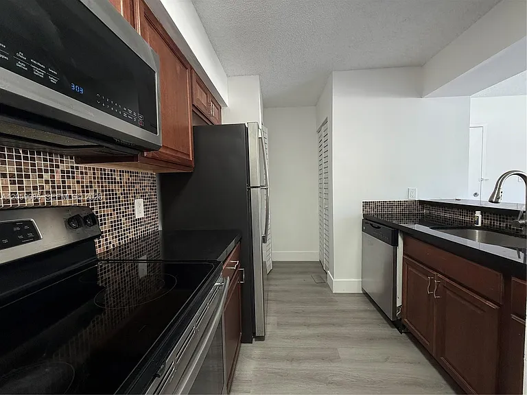 510 S Park Rd #2310 — Photo 12