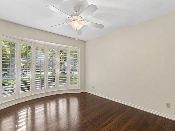 3rd image of 11122 Candlelight Ln