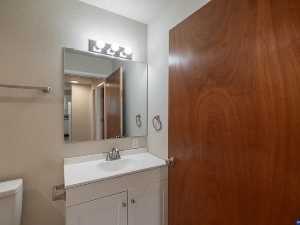 salem-oregon-448719398 picture