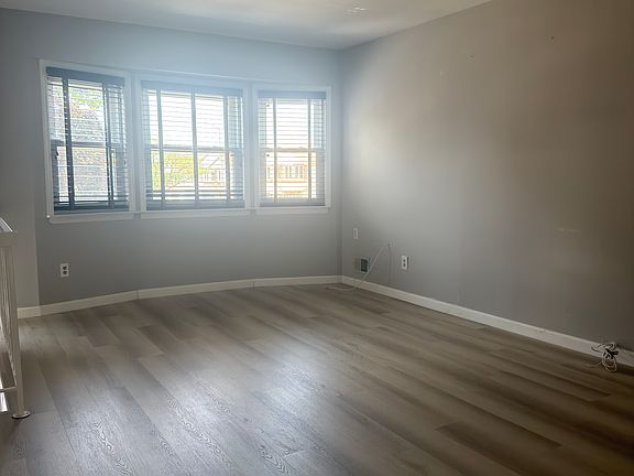2nd image of 179 Lewiston St Floor 2