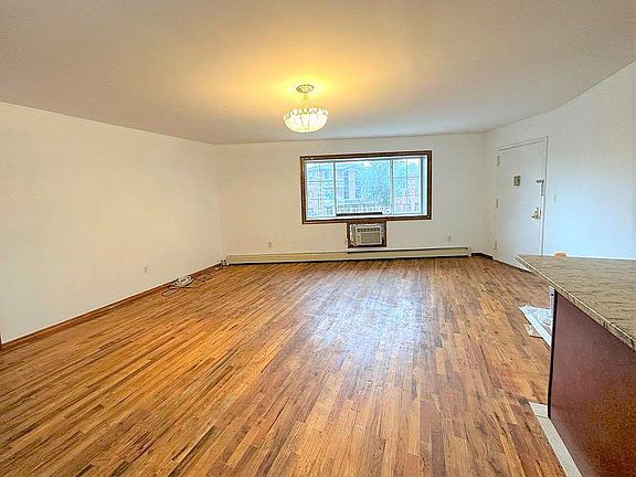 2nd image of 87-31 Kingston Pl #3