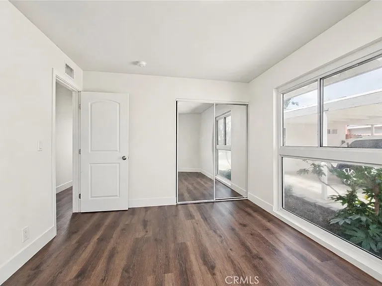 7429 Kentland Ave — Photo 11