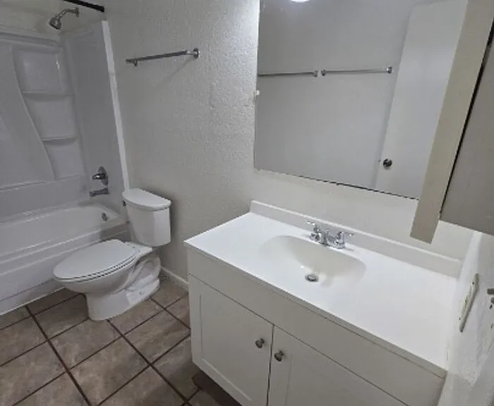 2784 N Columbus Blvd — Photo 11