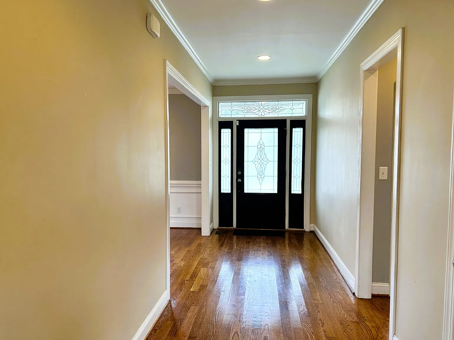 4 bed, 3.0 bath, 2904 sqft, $2,400 — Photo 4