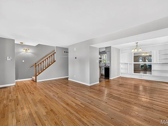 3rd image of 1544 Saint Vincent Ct