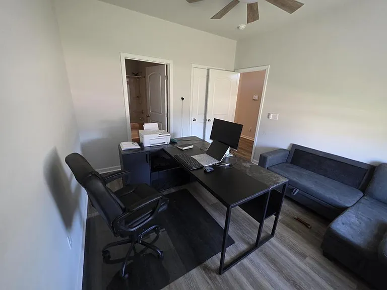 352 Castlepath Dr SW — Photo 21