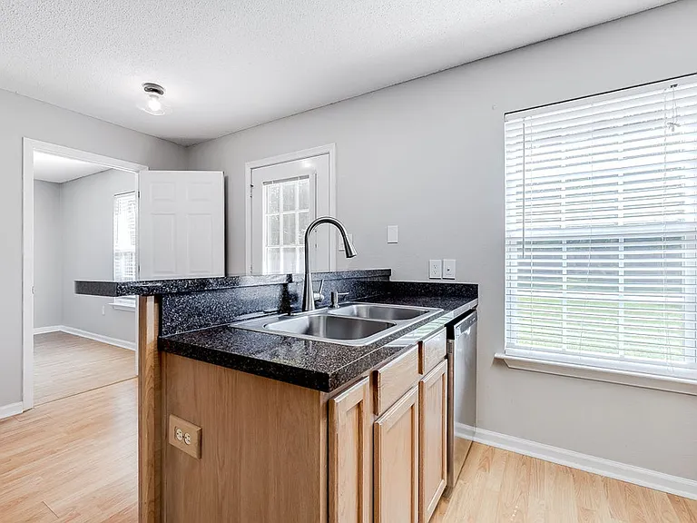 446 Shadowbrook Cir — Photo 10