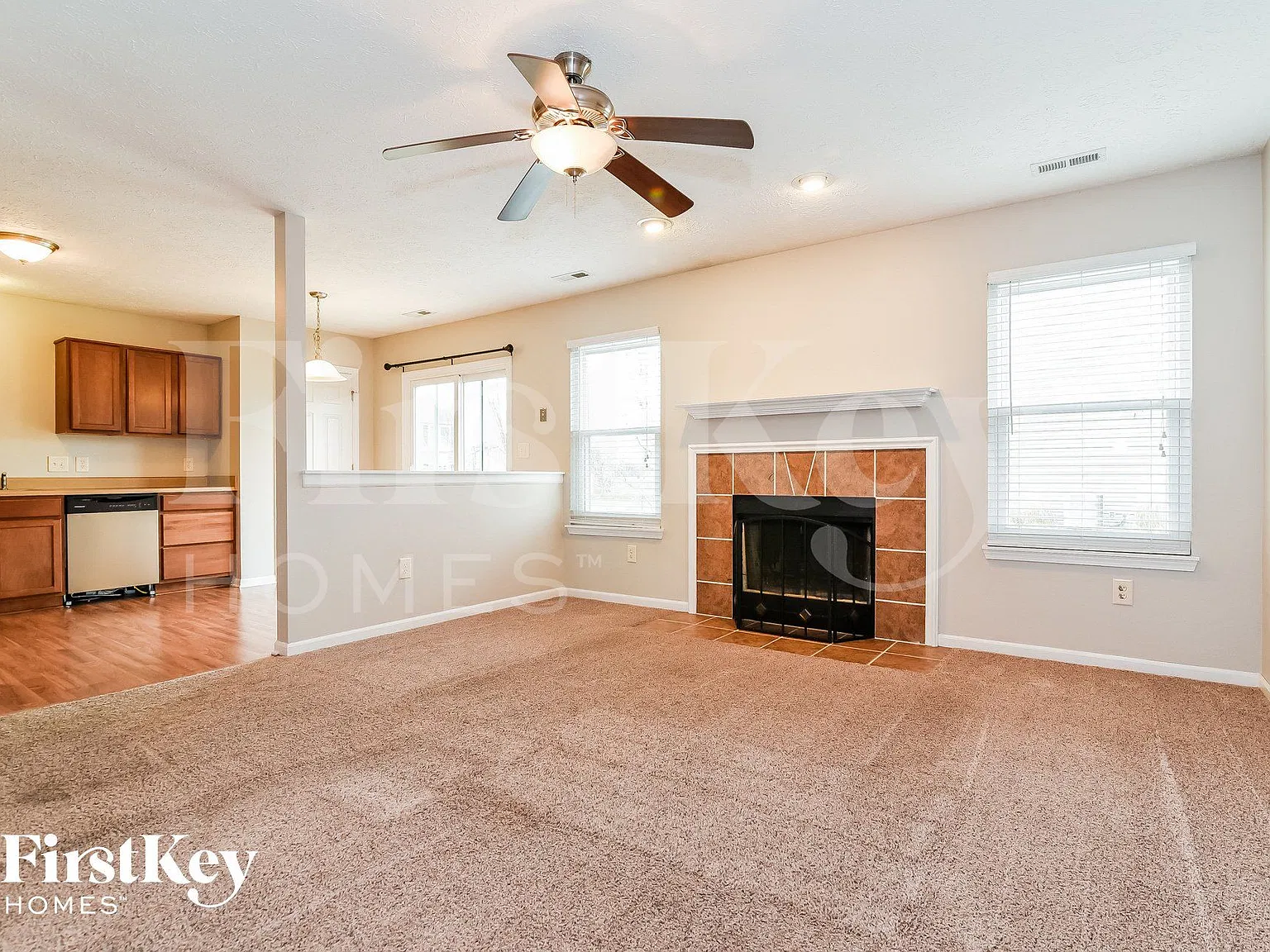 3 bed, 2.0 bath, 1244 sqft, $1,930 — Photo 3