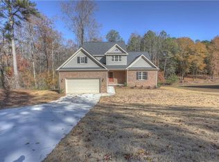 2102 Summit Ct, Loganville, GA 30052