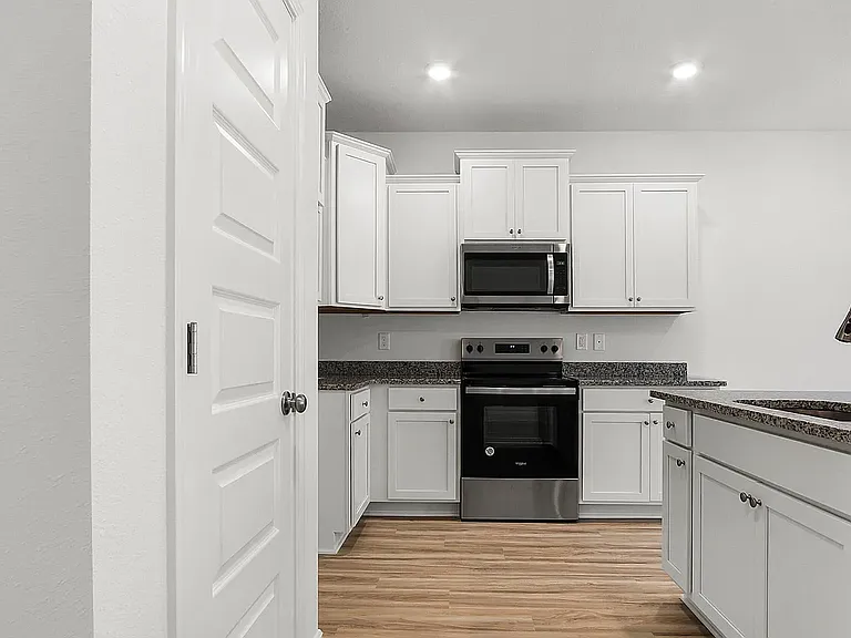 36 Phoenix St — Photo 4