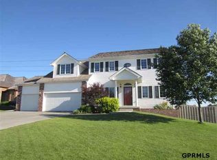 1107 W Centennial Rd, Papillion, NE 68046