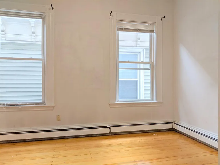 392 Washington St — Photo 11