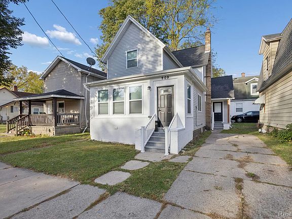 2nd image of 909 N Pine St