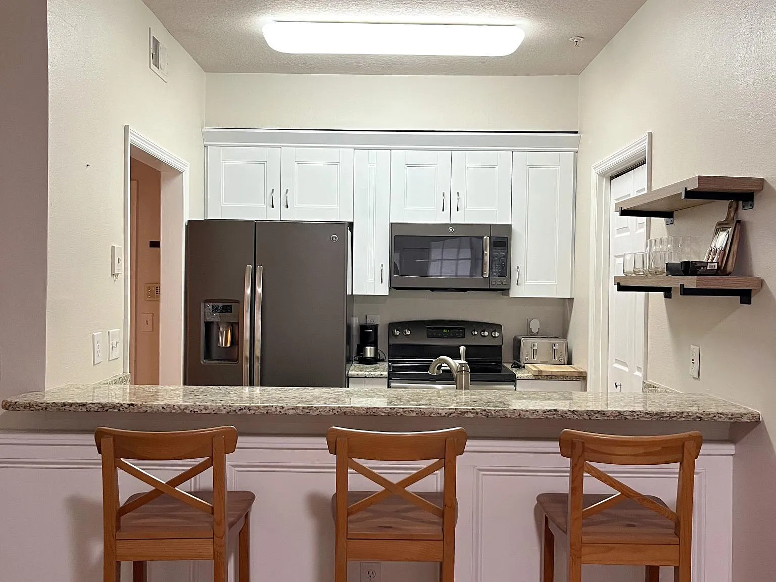 800 S Dakota Ave — Photo 4