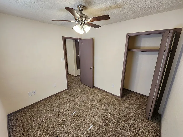 2509-2511 Pecan Dr — Photo 11