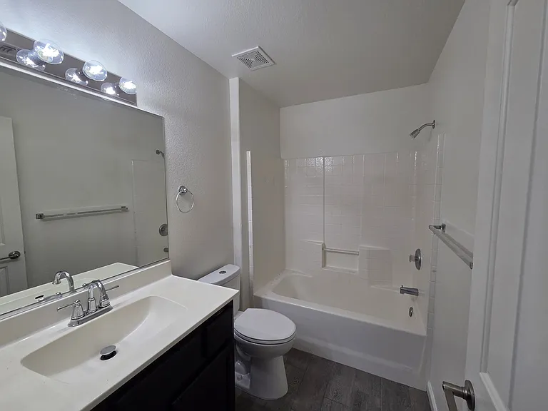 3404 Oro Grande Blvd — Photo 9