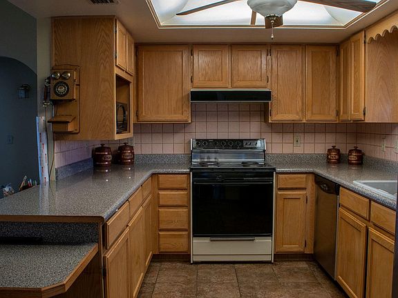 5th image of 3559 Desert Rose Pl