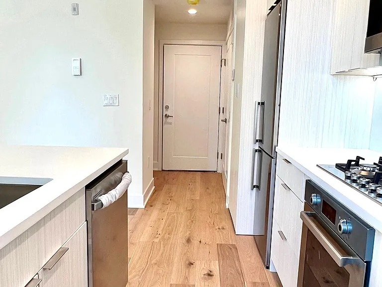 2303 Green St #3 — Photo 5