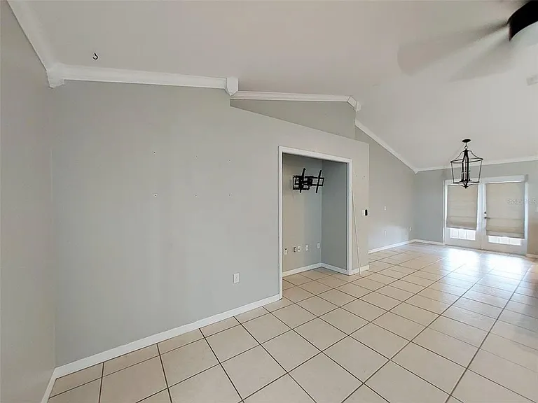 4031 Santa Barbara Dr — Photo 27