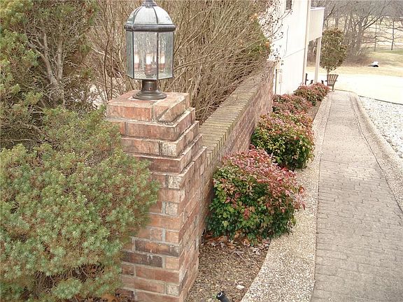 2nd image of 32 Sable Dr