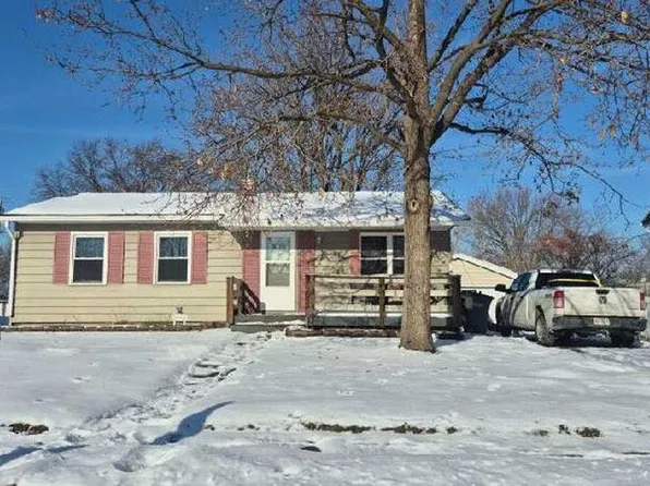 813 4th Ave E, Milan, IL 61264