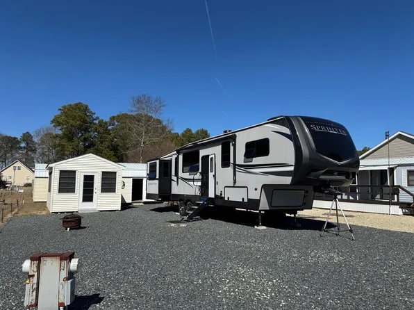 370 Sea Bass Dr, New Church, VA 23415