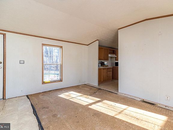5th image of 100 Waldon Cir