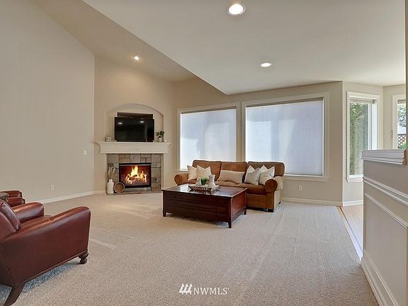 5th image of 3009 20th Street Pl SW