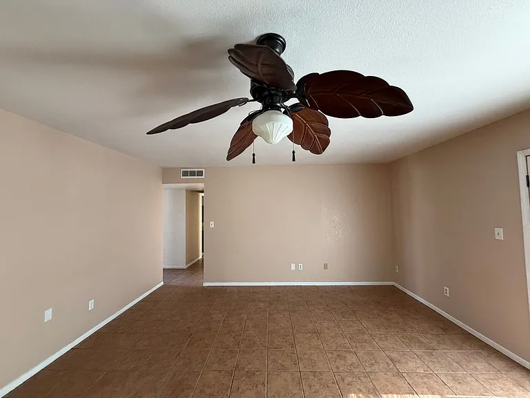 4309 Rosewall St — Photo 12