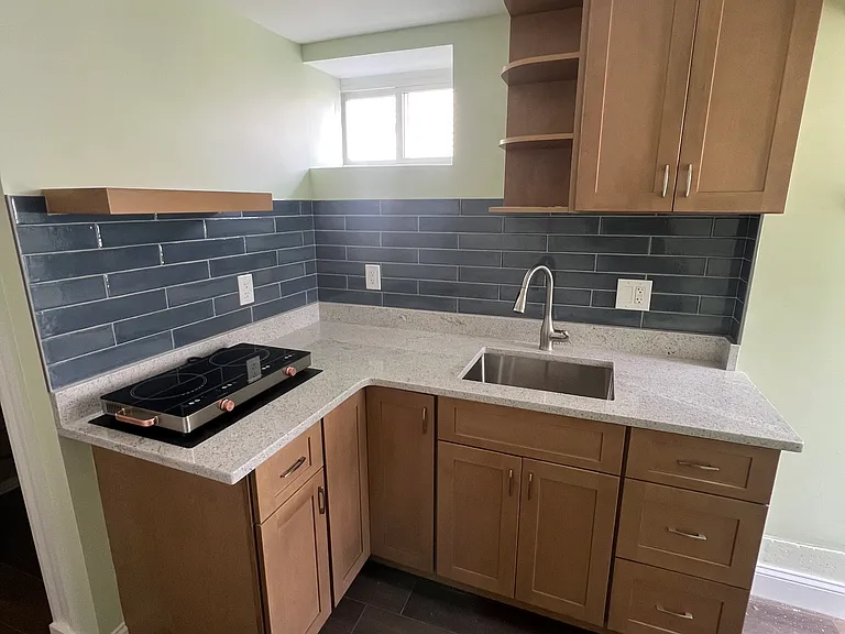 44 Bettinson Ave — Photo 2