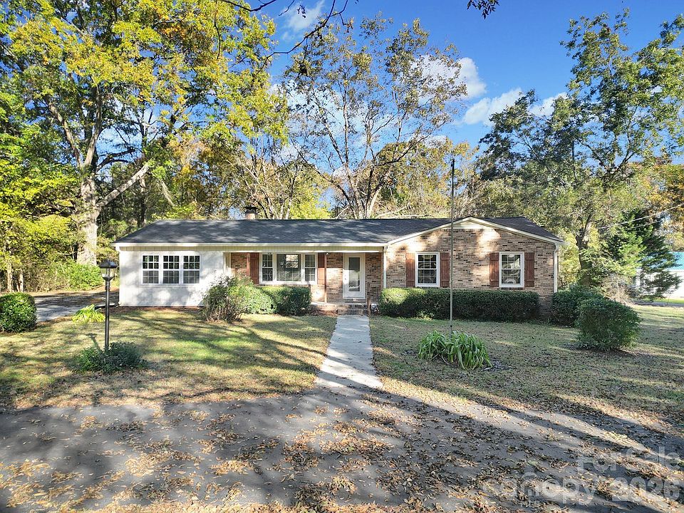1st image of 3987 Taxahaw Rd