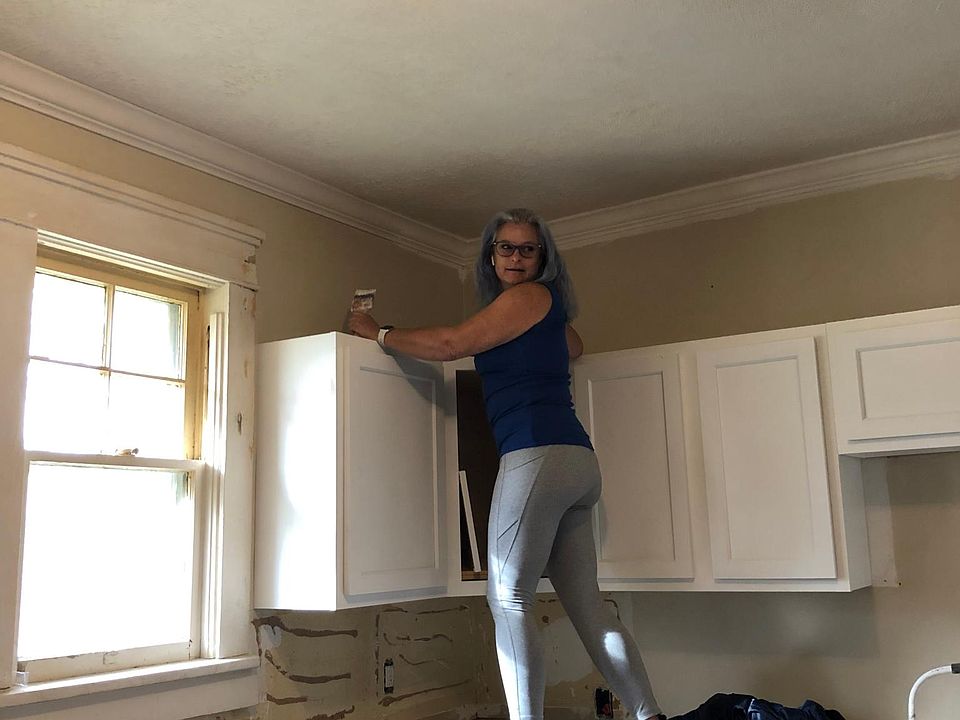 2nd image of 504 Maple St