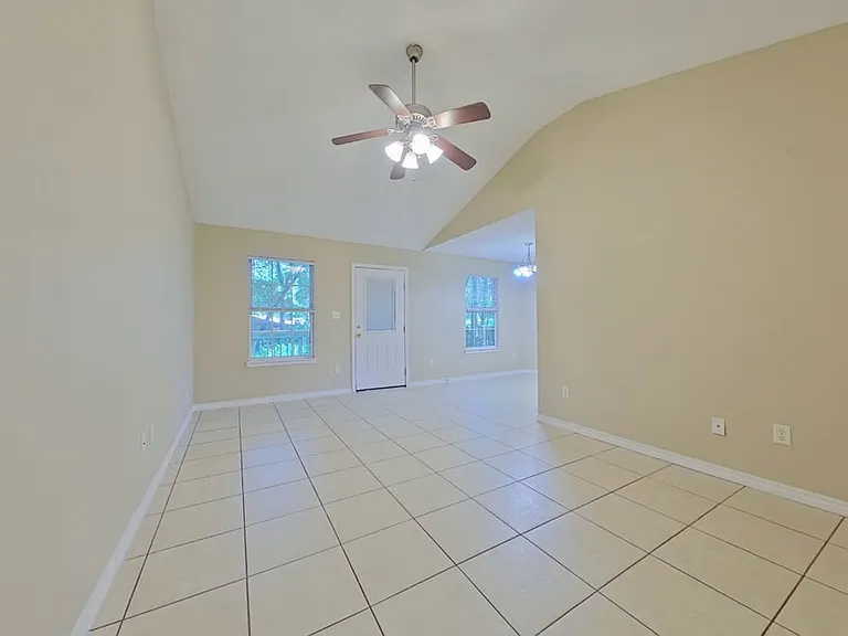 2560 Kingston Rd — Photo 3