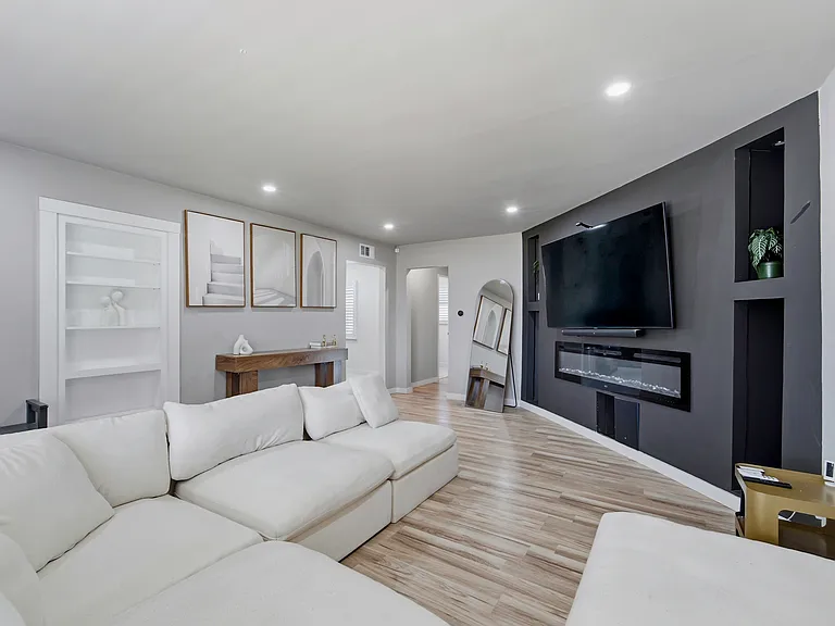 1705 E Lincoln Ave #A-B — Photo 28