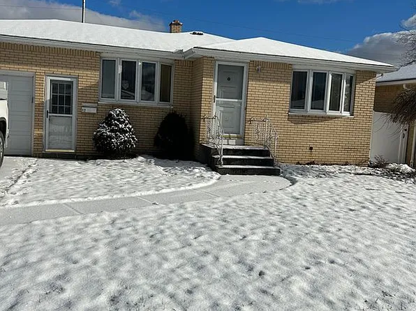 47 Joanne Ln, Cheektowaga, NY 14227