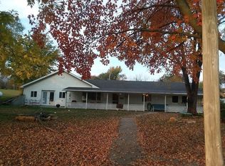 30 N Lakeview Dr, Pleasanton, KS 66075