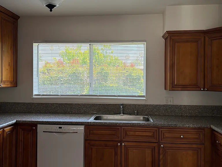 620 N Mar Vista Ave — Photo 2