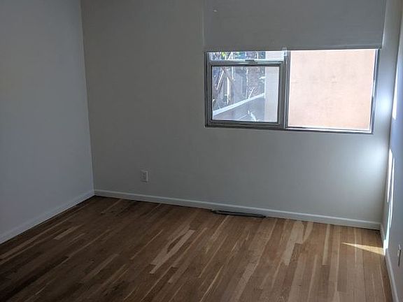 5th image of 1444 Colby Ave #2