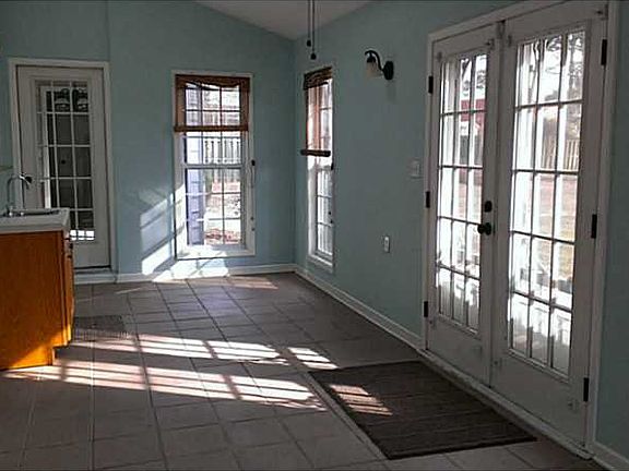 5th image of 4086 Lakeland Hills Dr