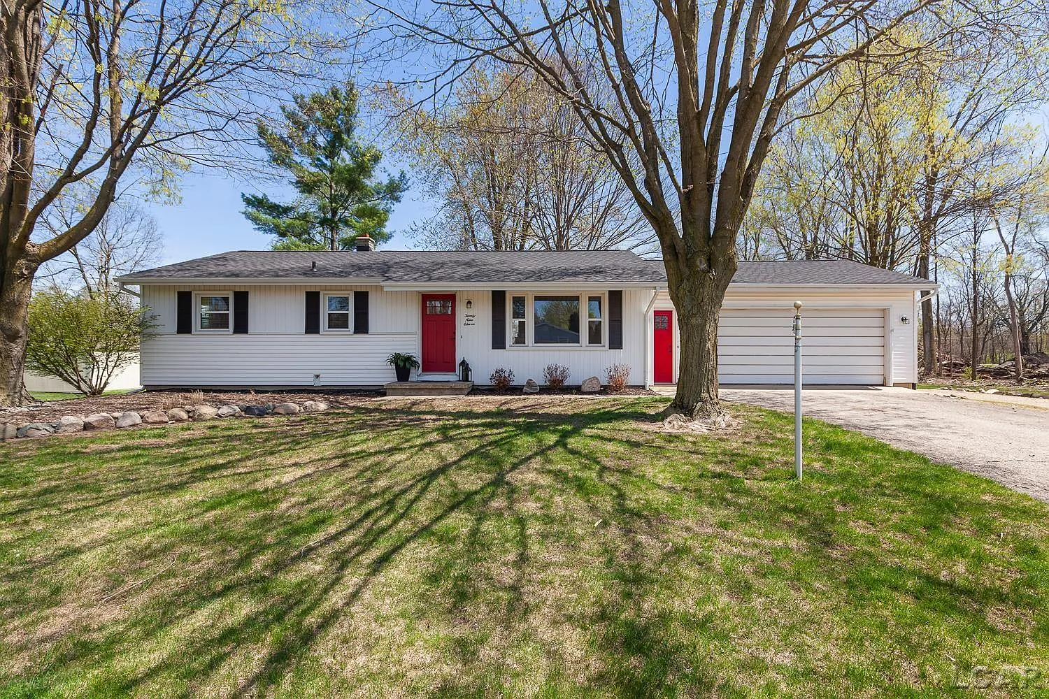 2911 Prairie Dr photo 1