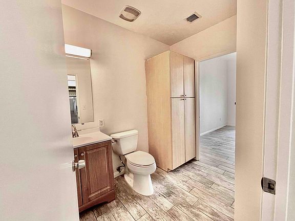 5th image of 388 E Ocean Blvd Unit 606